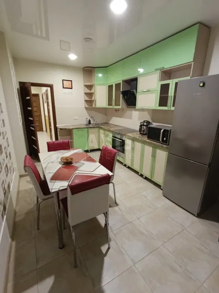 2k apartment pr-t Komarova Kosmonavta 22