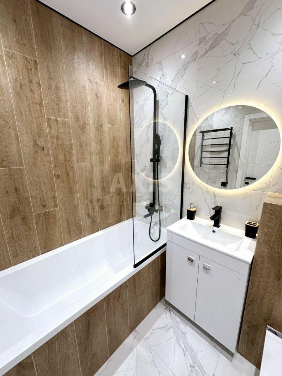 1k apartment vul. Rodyny Kristeriv 14536507