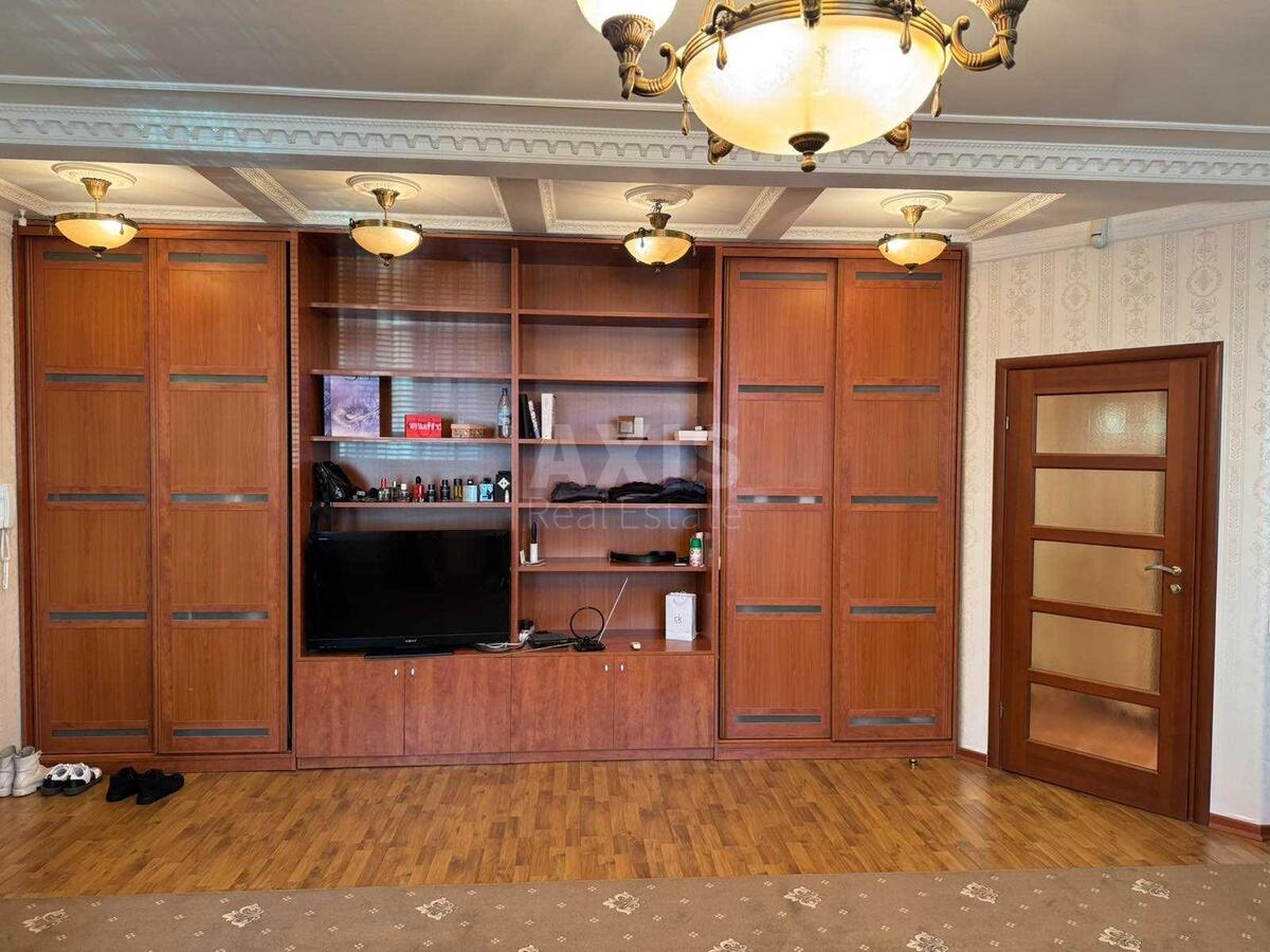 1k apartment vul. Ahmatovoi' Anny 7/155