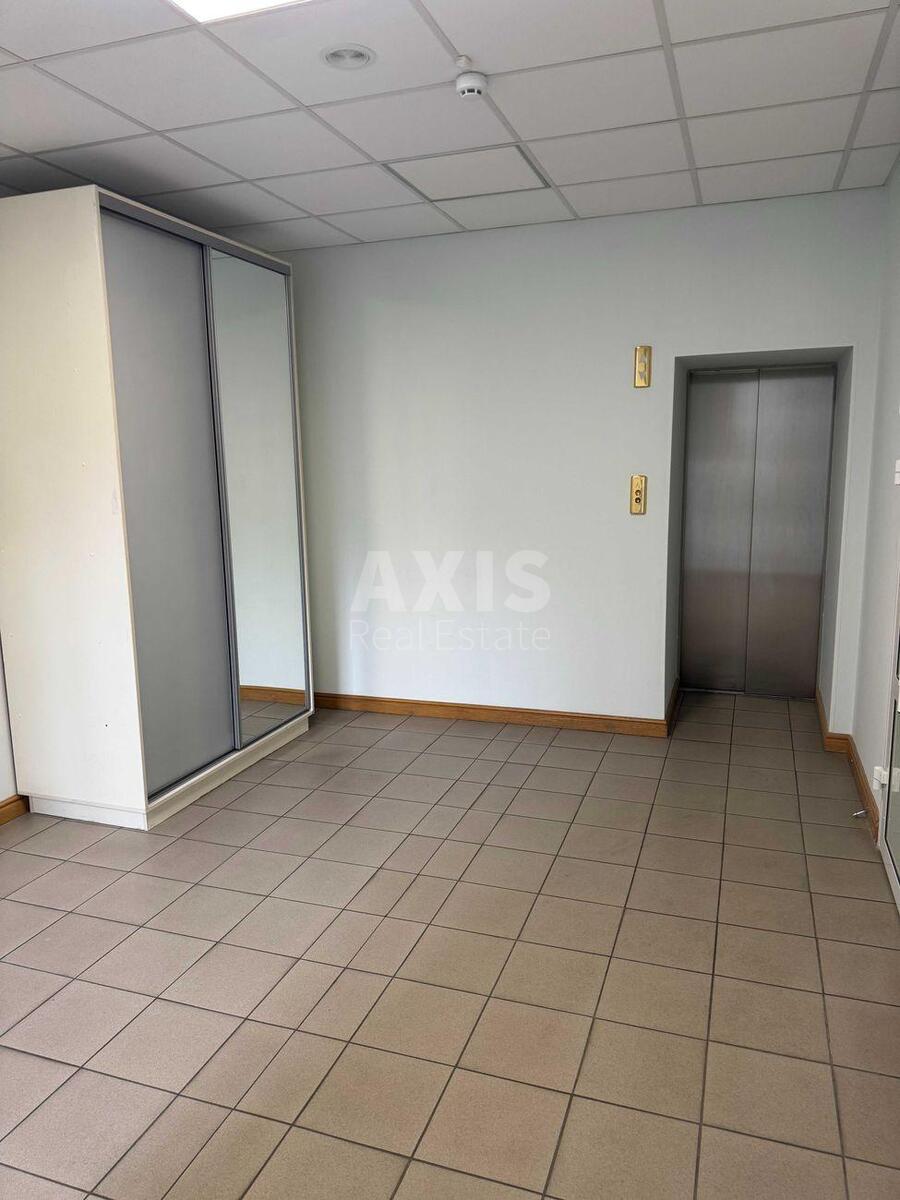 Office vul. Shovkovychna 42/44, 288m28