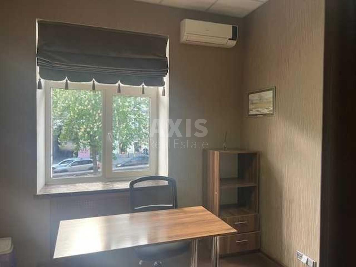 Office vul. Antonovycha 13, 85m24