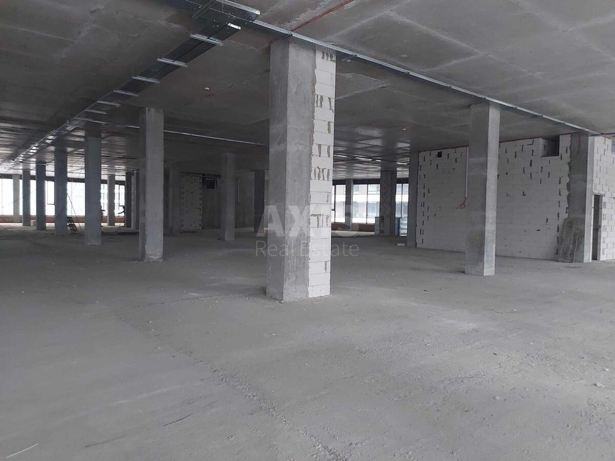 Trade object nab. Dniprovs'ka 15, 600m27