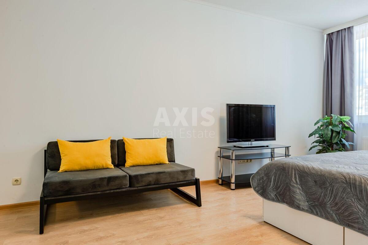 1k apartment vul. Ahmatovoi' Anny 308