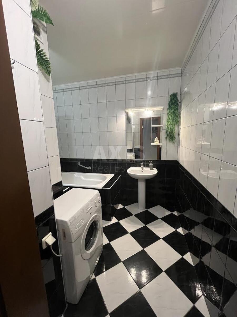 3k apartment vul. Revuc'kogo 58