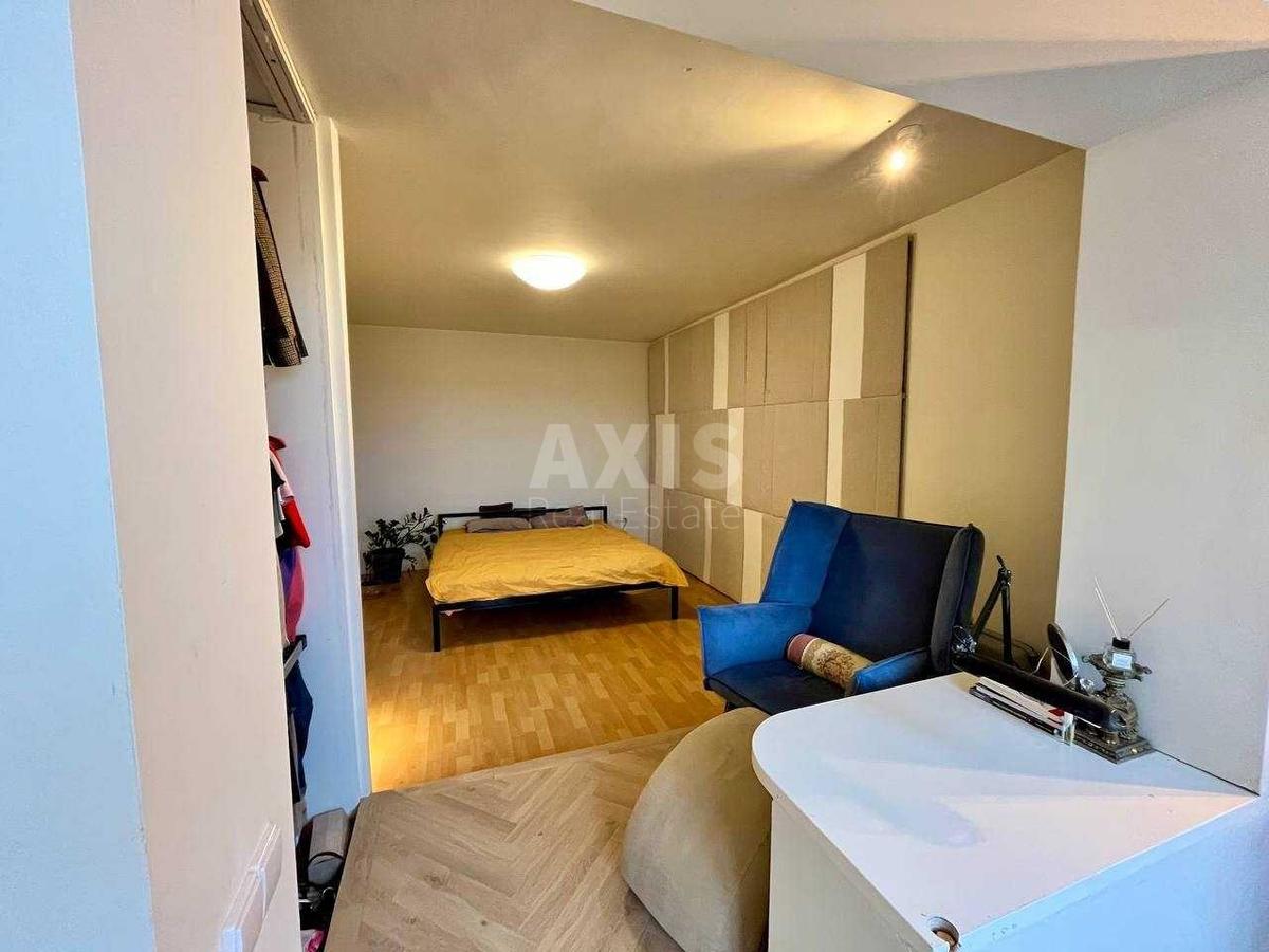 3k apartment vul. Bal'zaka Onore de 55В4
