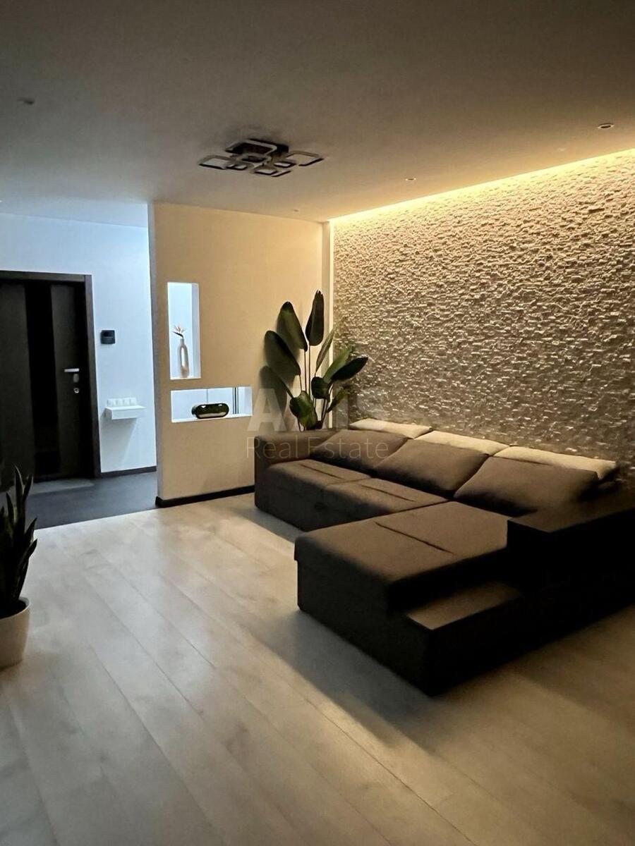 2k apartment vul. Chervonopil's'ka 2Г1