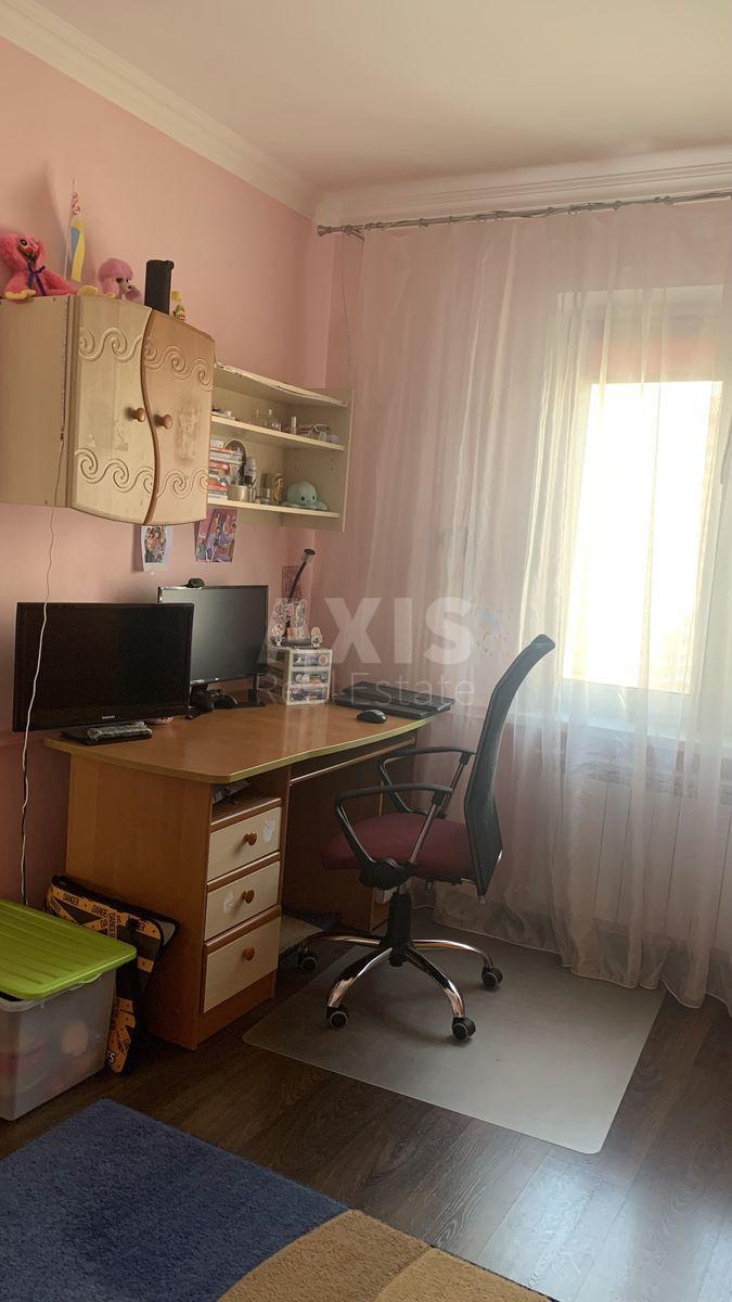 3k apartment vul. Urlivs'ka 156