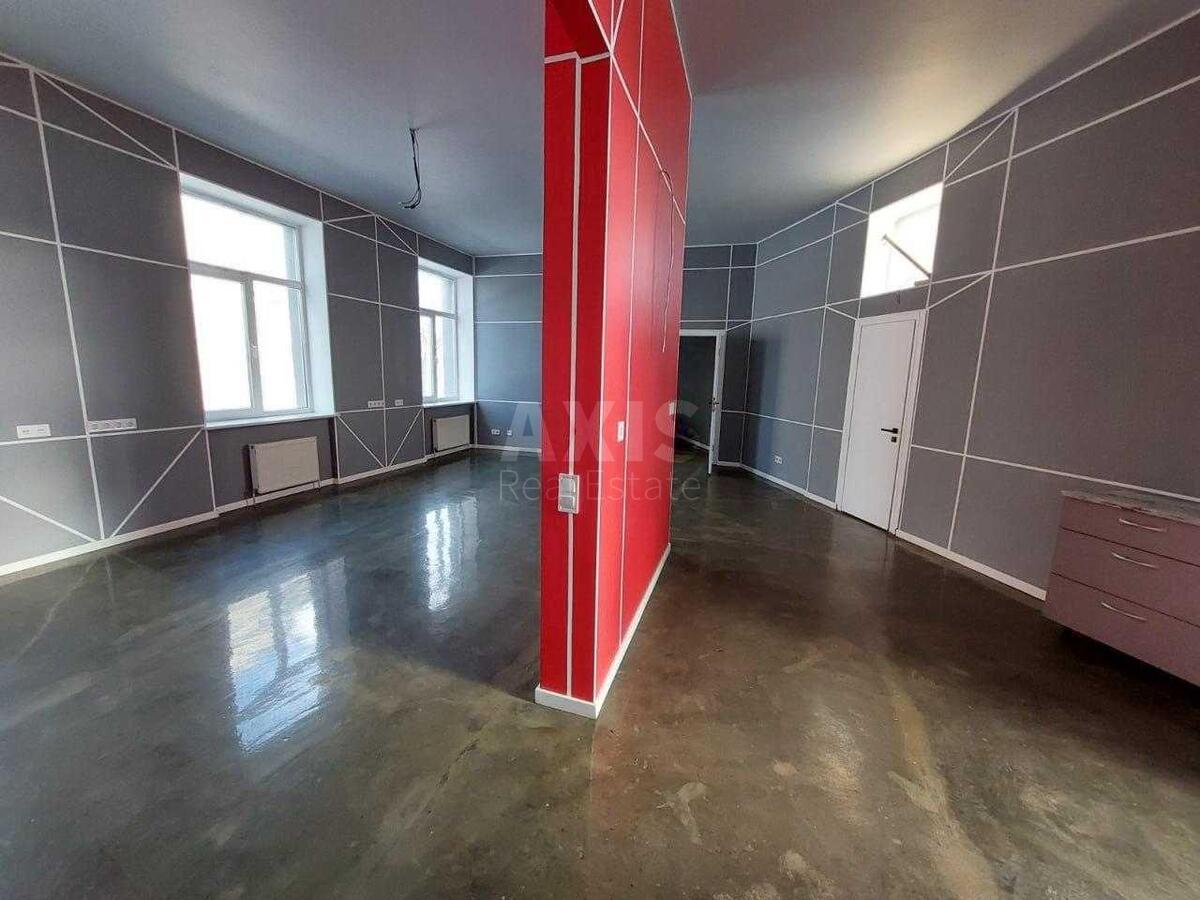 Office vul. Lavrs'ka 16, 213m210