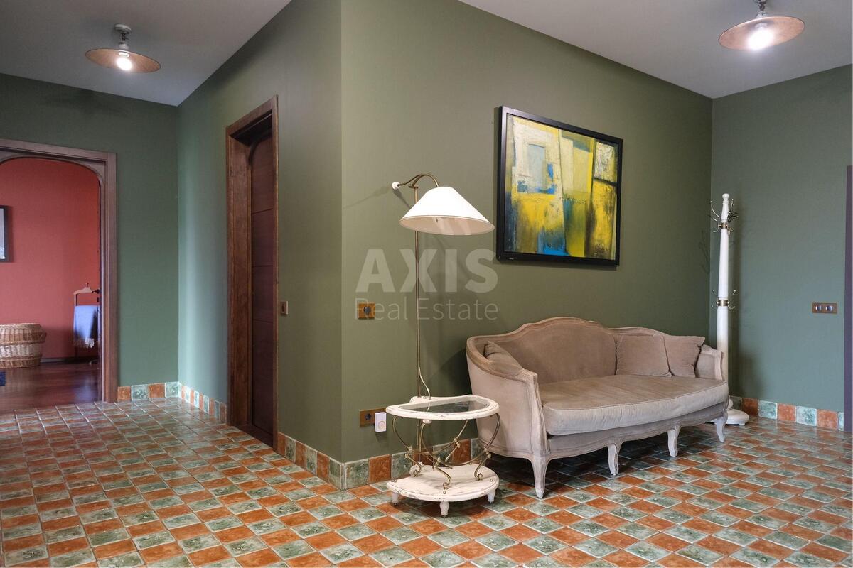4k apartment vul. Zvirynec'ka 5911