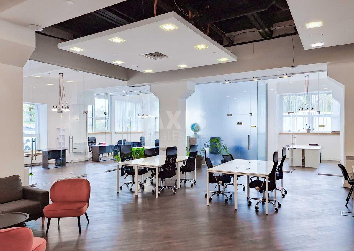 Office vul. Antonovycha 74, 225m2