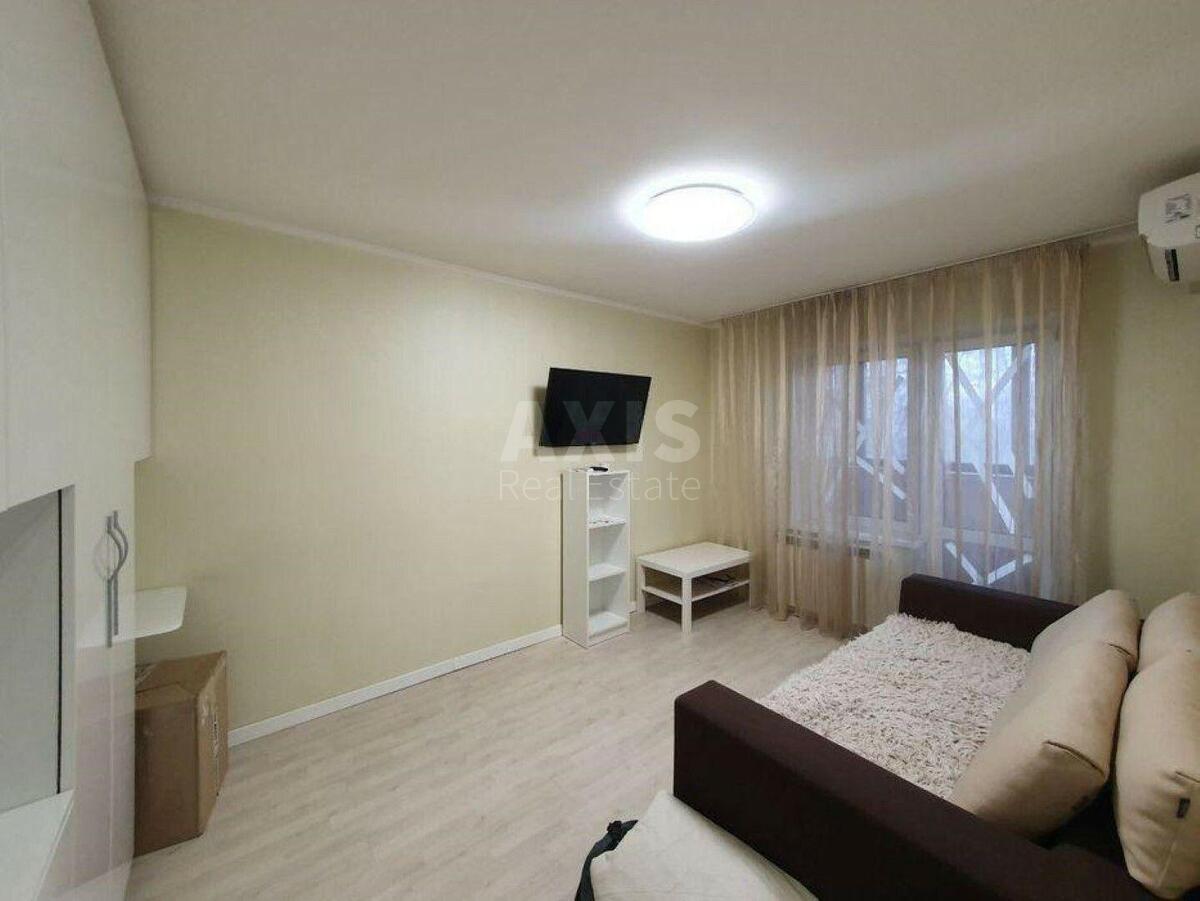 1k apartment prov. Luk'janivs'kyj 70