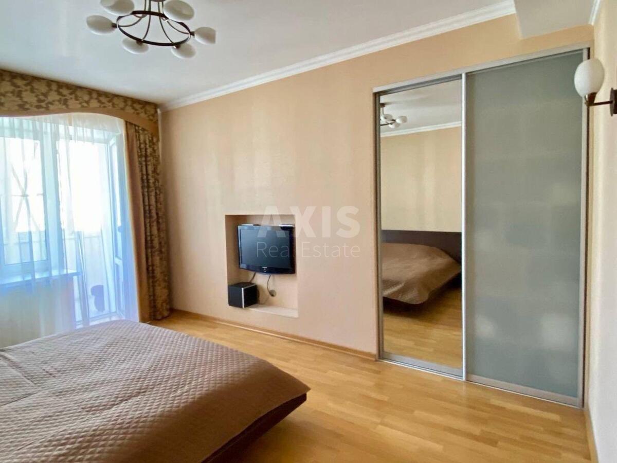 3к квартира ул. Ахматовой Анны 312