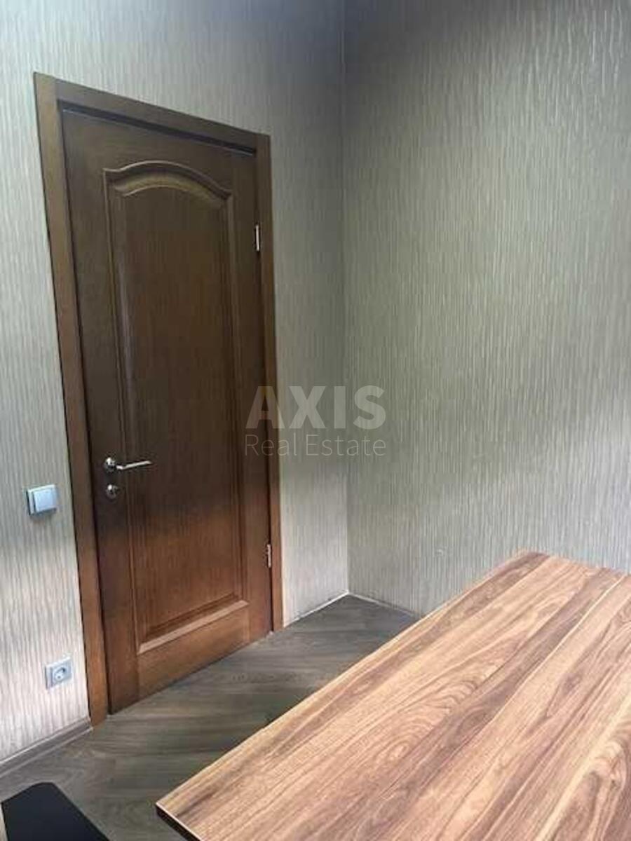 Office vul. Antonovycha 13, 85m25