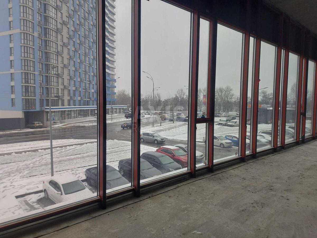 Trade object nab. Dniprovs'ka 15, 600m28