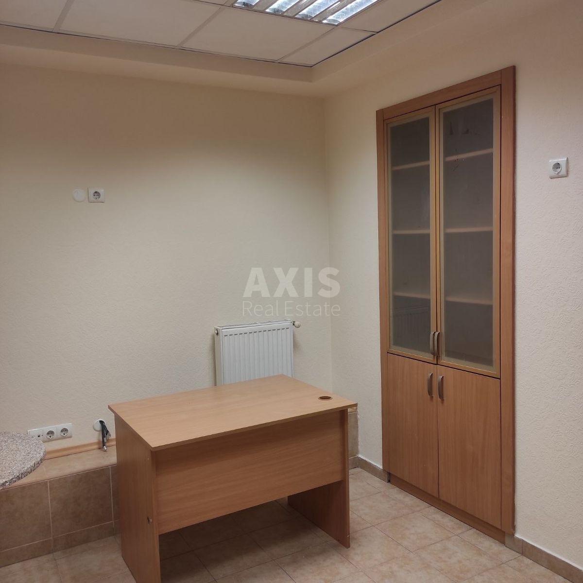 Office vul. Lypkivs'kogo Vasylja Mytropolyta 40, 45m23