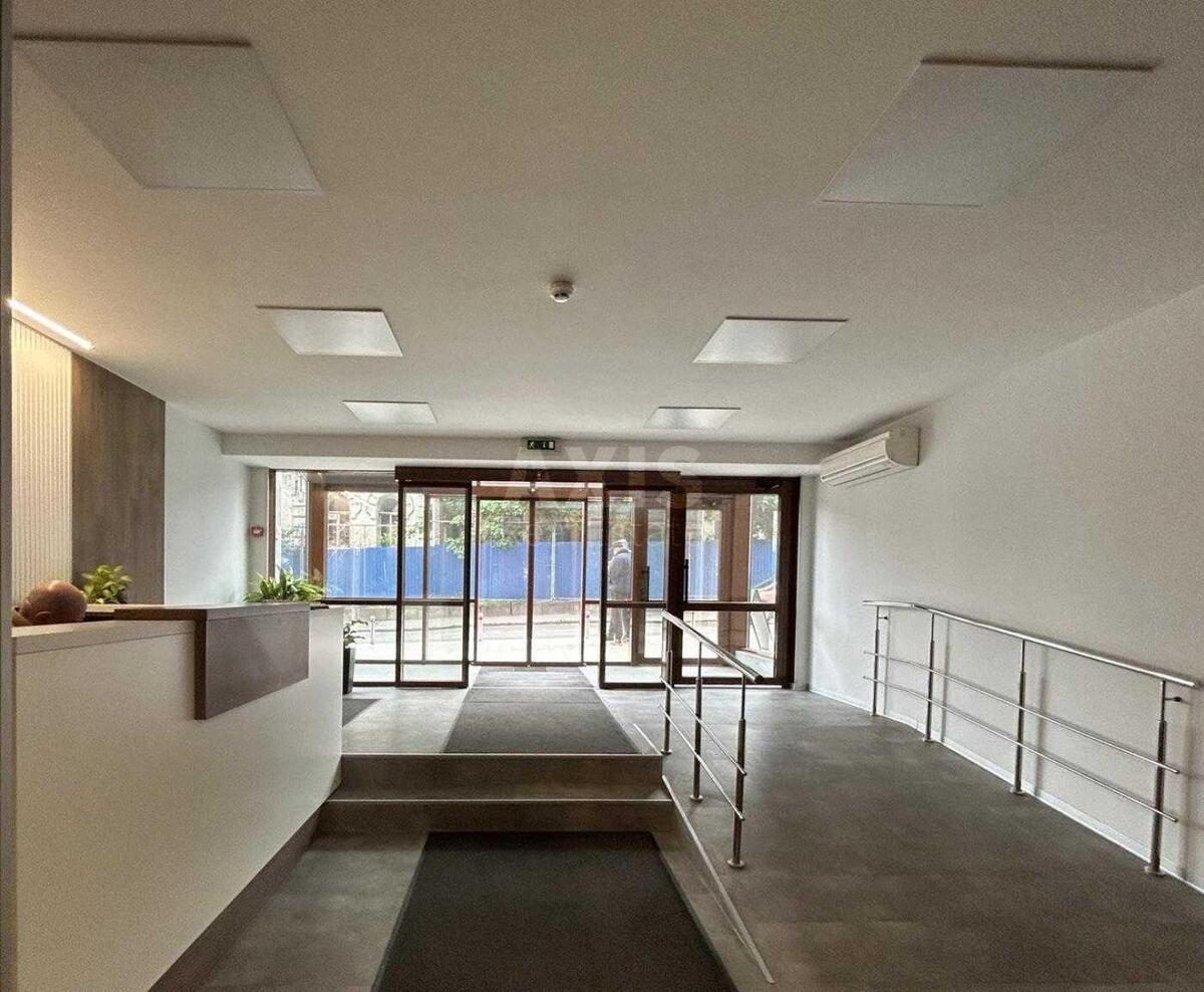 Office vul. Baggovutivs'ka 23, 179m20