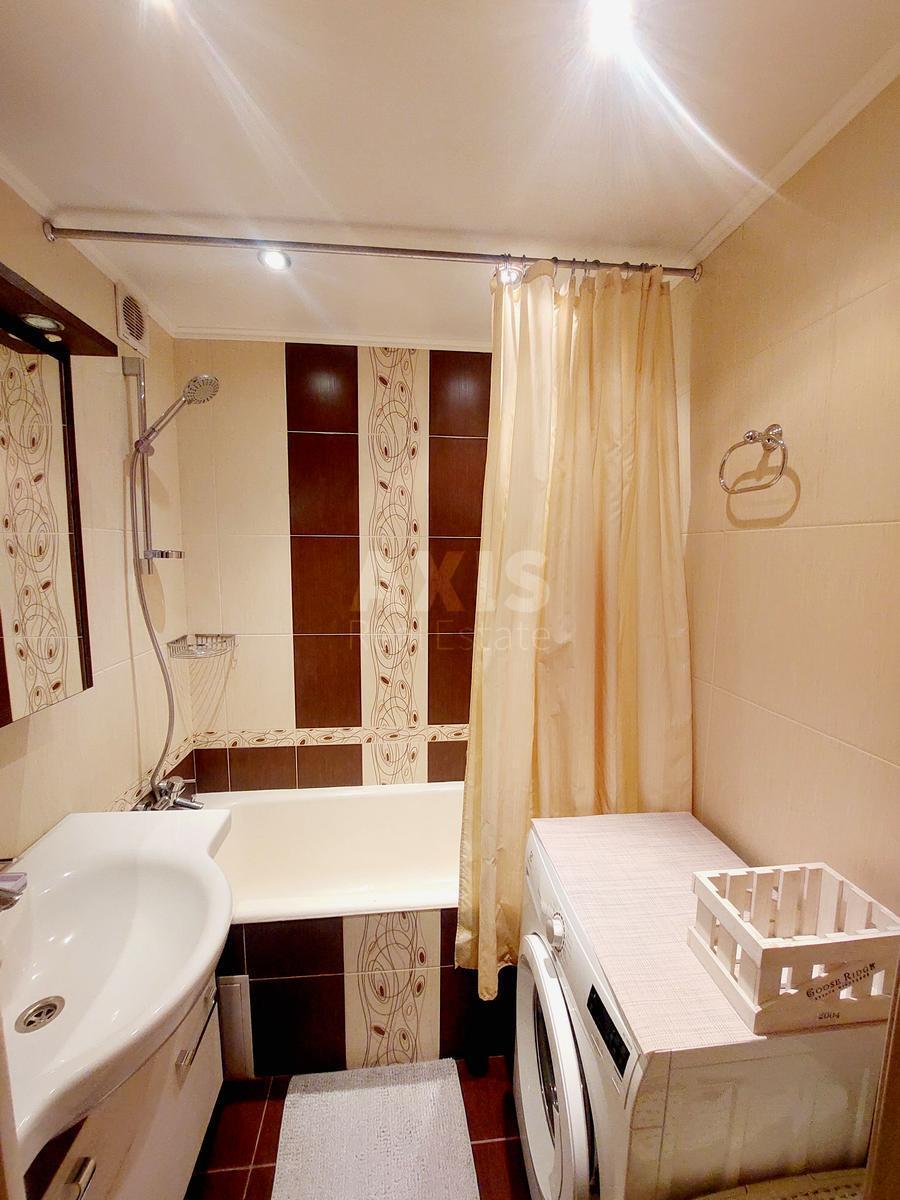 2k apartment vul. Revuc'kogo 18633316