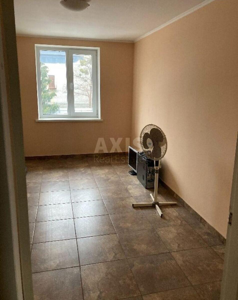Service object vul. Bortnyc'ka 14, 530m25