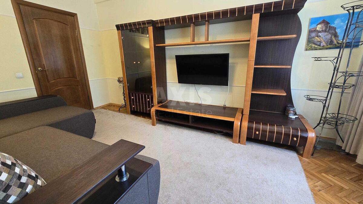 2k apartment vul. Vyborz'ka 17/194
