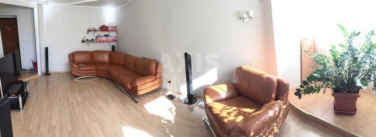 3k apartment vul. Zlatoustivs'ka 44/221