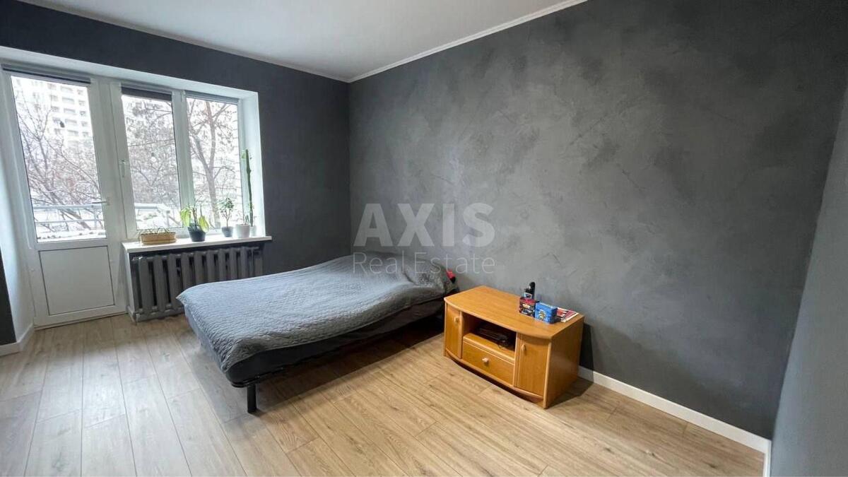 2к квартира ул. Ахматовой Анны 319