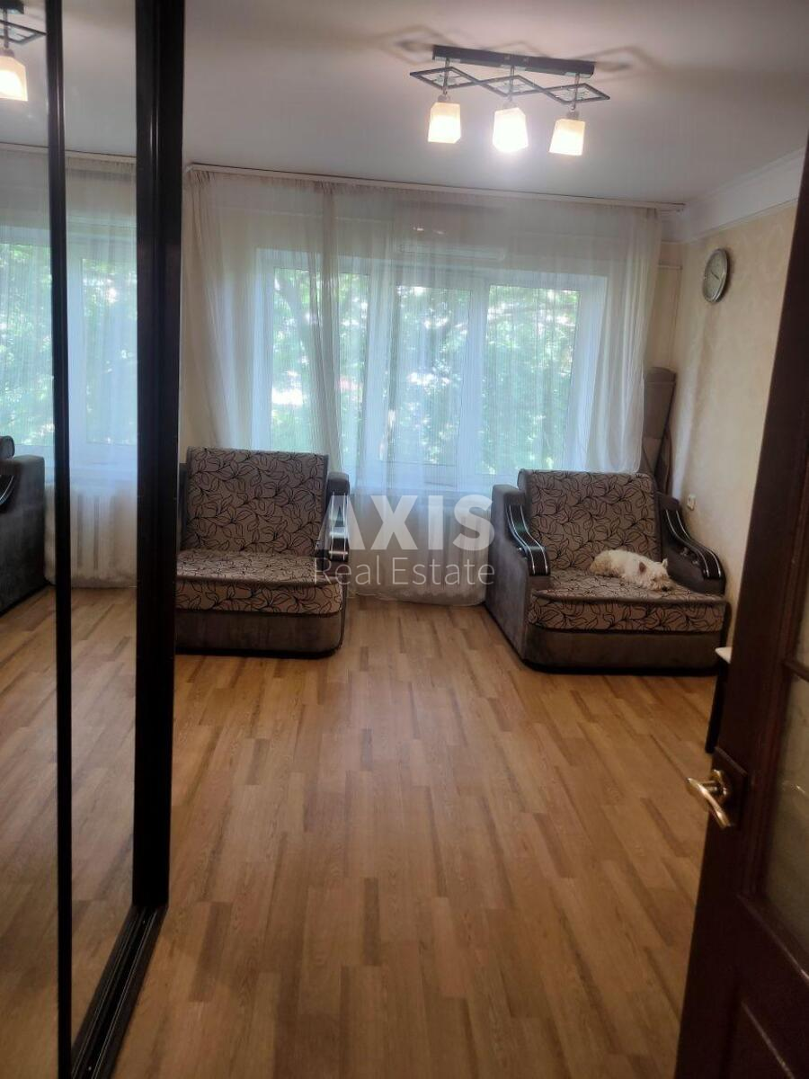 2к квартира ул. Салютная 15610873