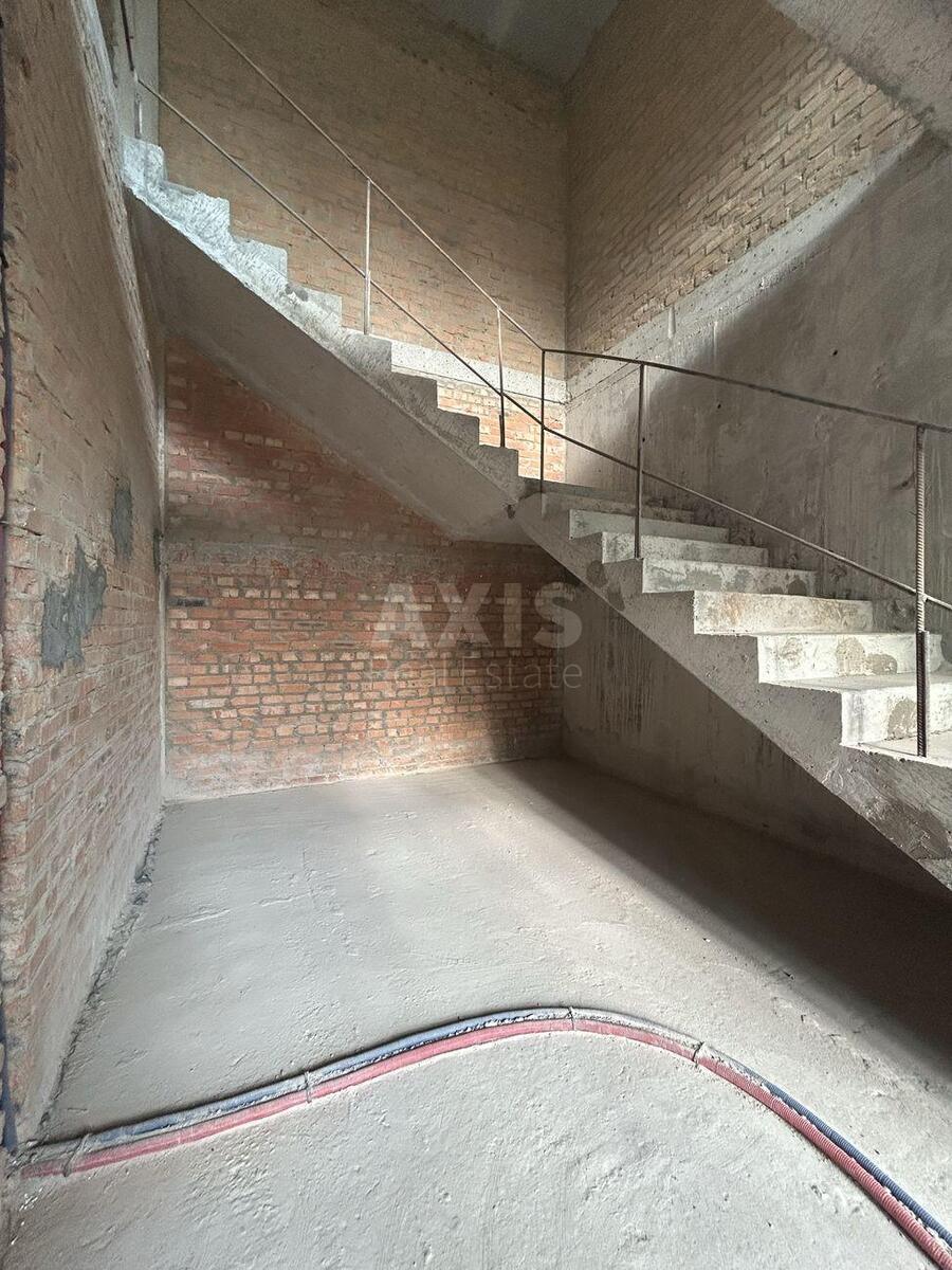 Service object vul. Zhyvopysna 3, 102m2576864