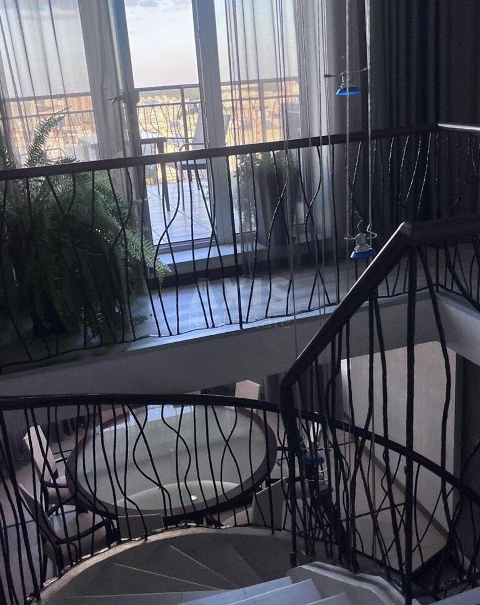 3k apartment vul. Ahmatovoi' Anny 13Г595025
