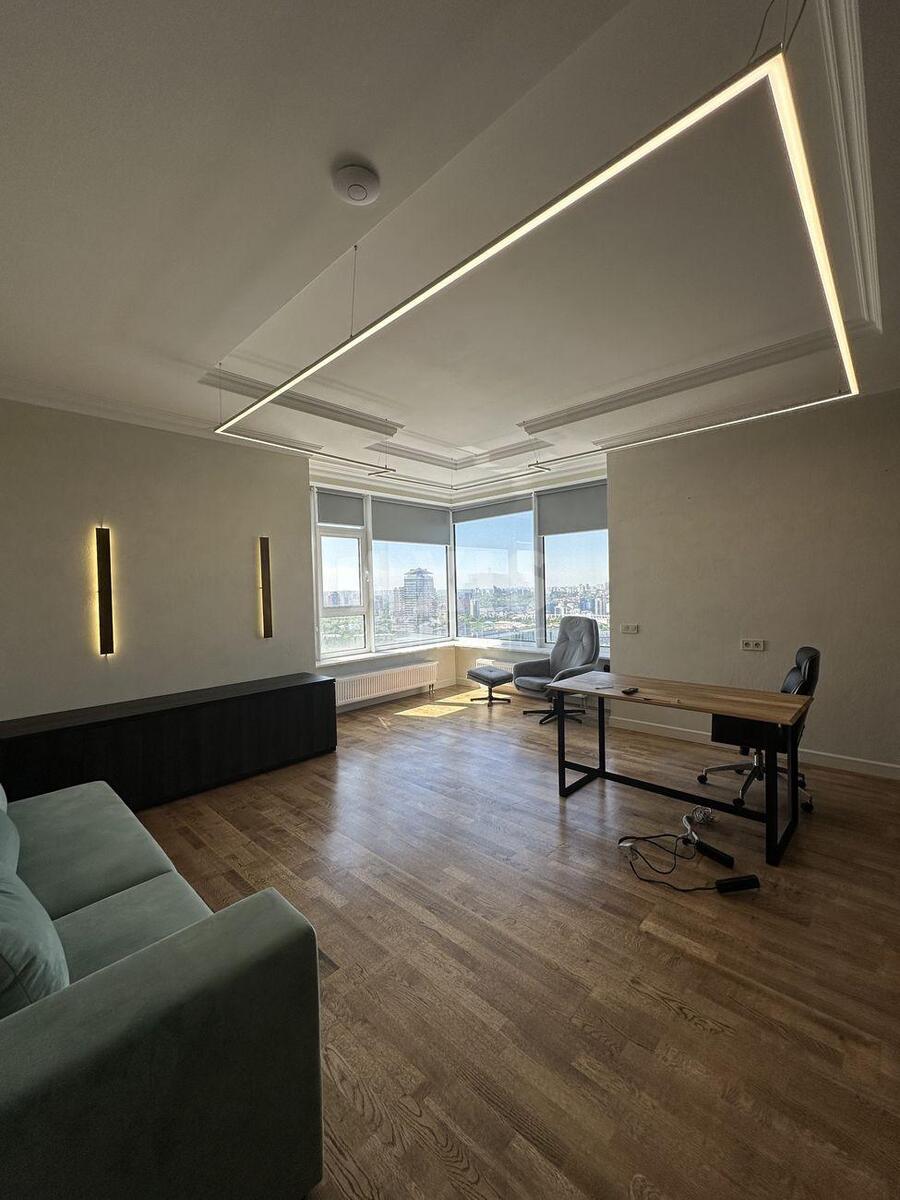Office uzv. Klovs'kyj 7, 170m22