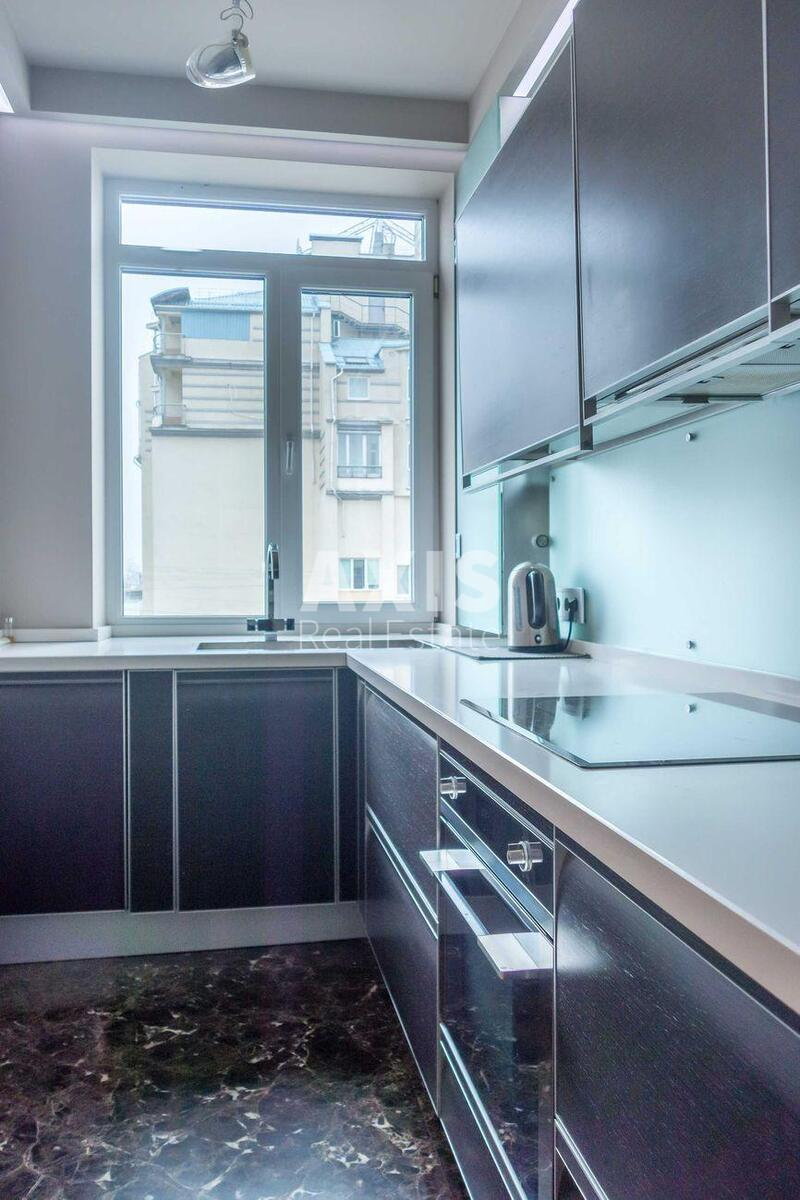 3k apartment vul. Bul'varno-Kudrjavs'ka 17
