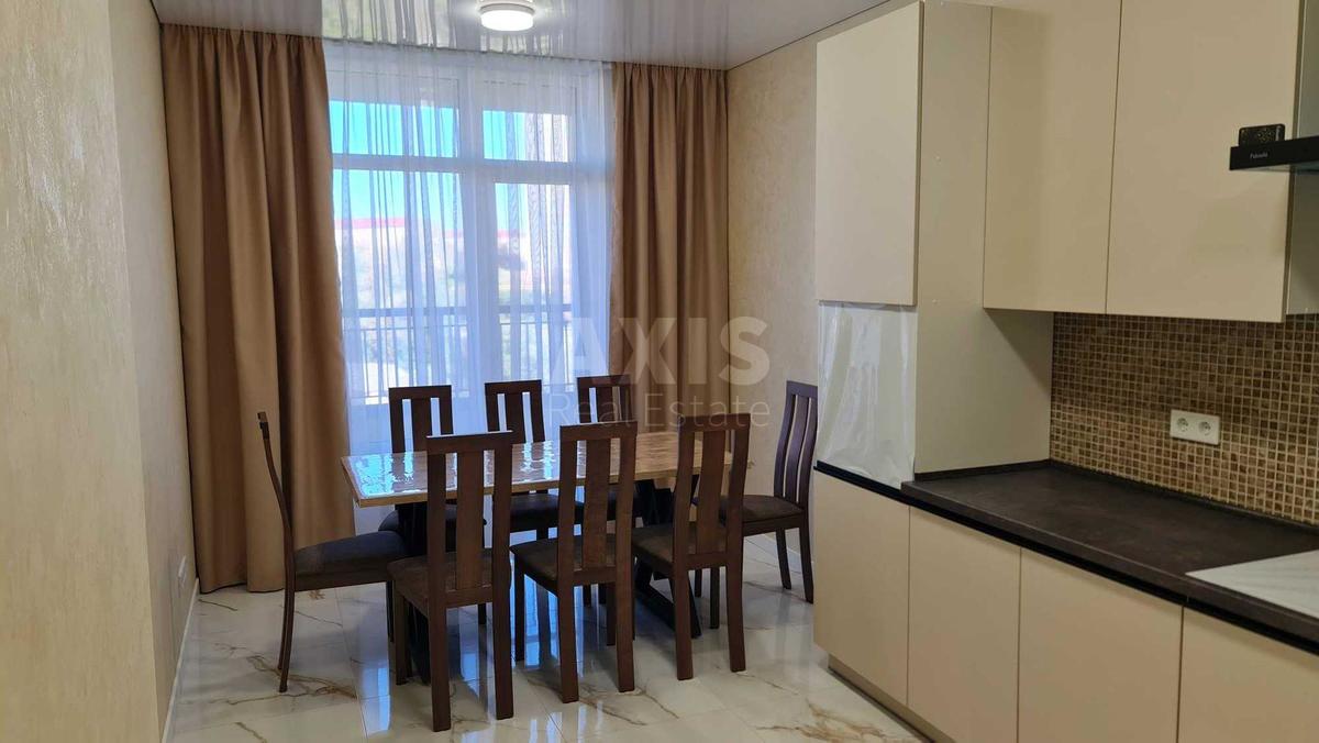 3k apartment vul. Radchenka Petra 270