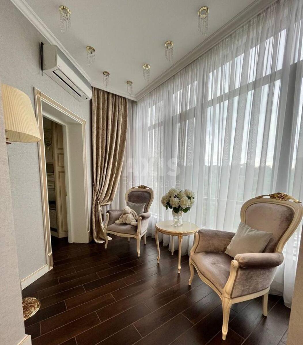 4k apartment vul. Strutyns'kogo Sergija 24