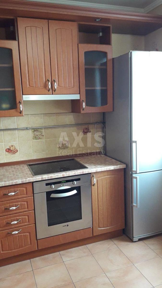 2k apartment vul. Revuc'kogo 4В5