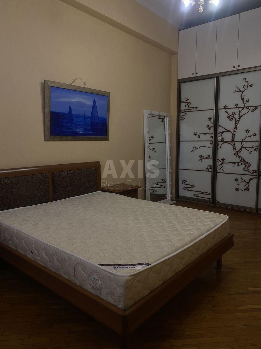 2k apartment vul. Zhyljans'ka 340