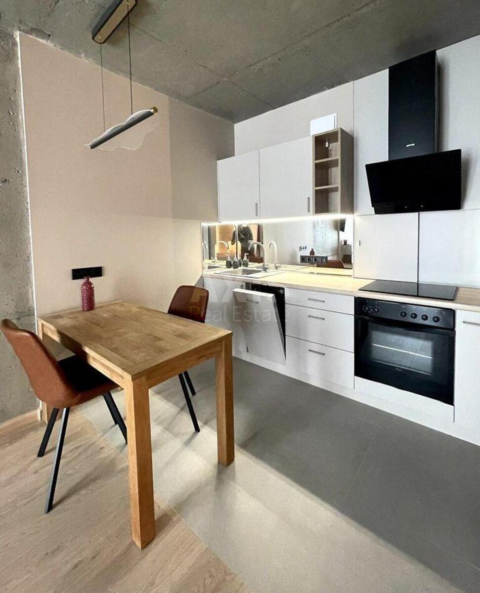 1k apartment vul. Vsevoloda Zmijenka 19571990