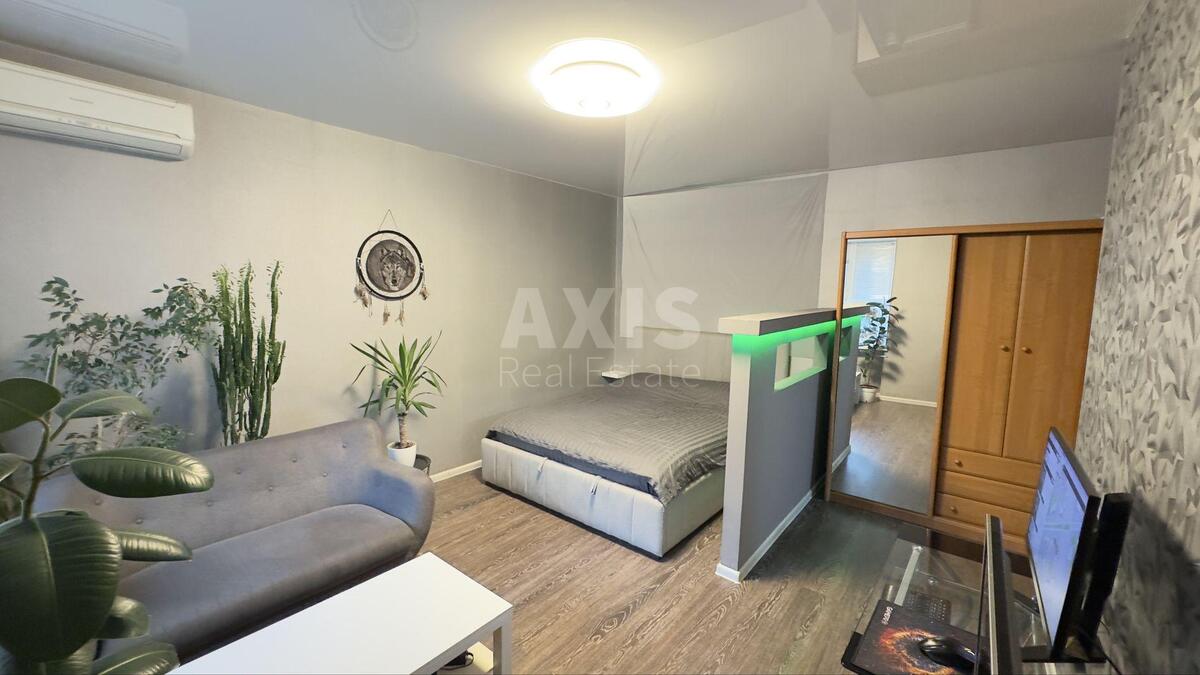 2к квартира ул. Ахматовой Анны 316