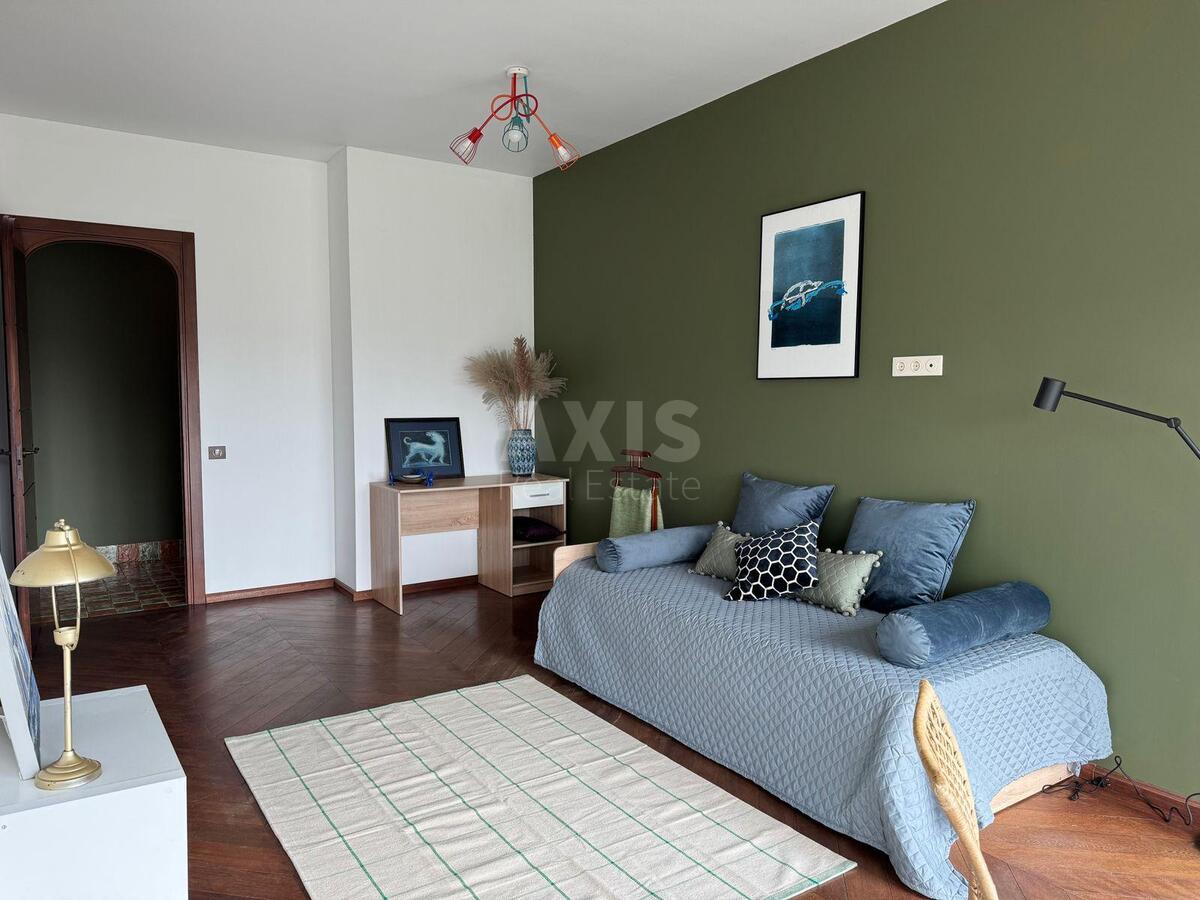 4k apartment vul. Zvirynec'ka 52