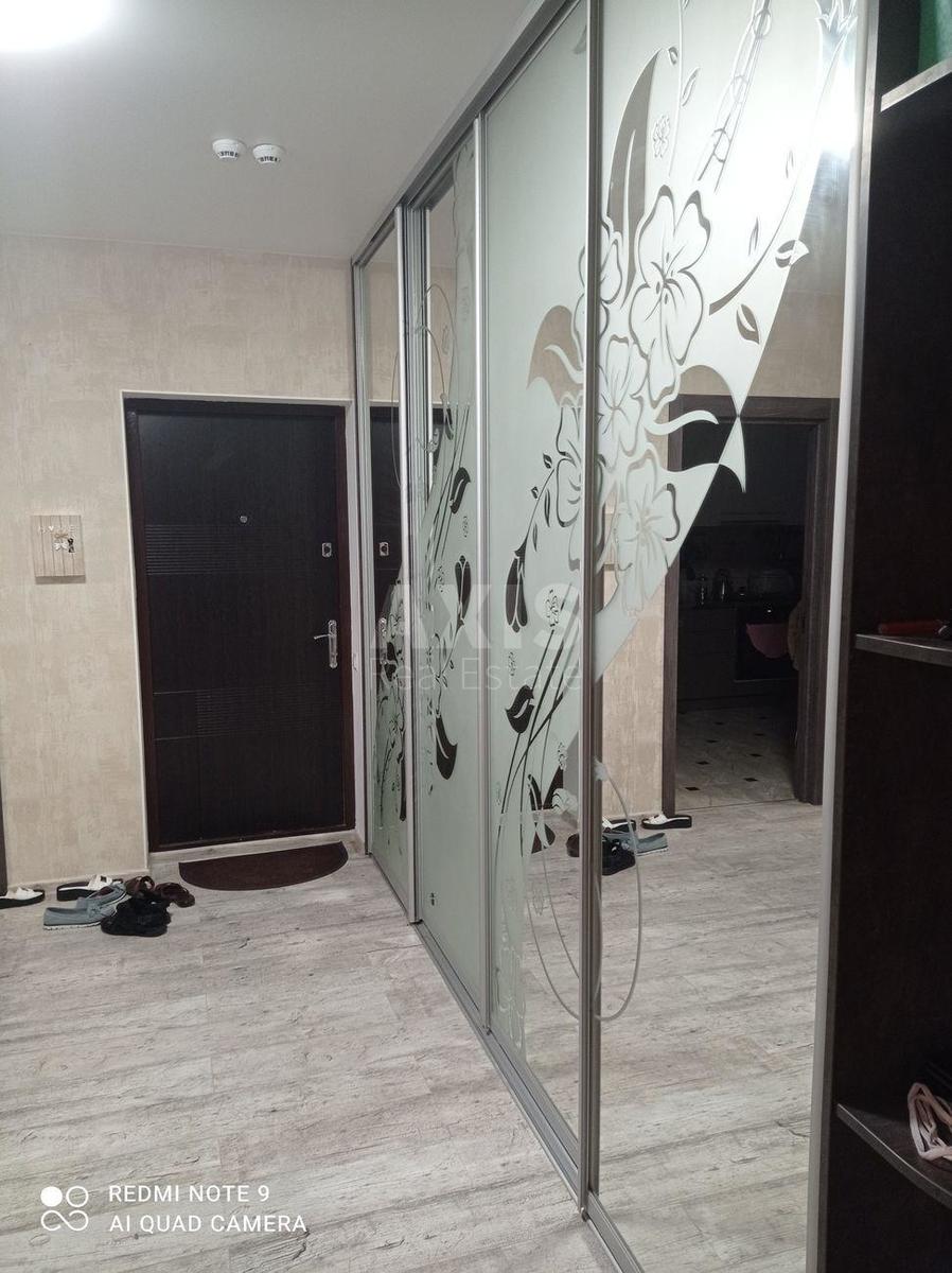 3k apartment vul. Voskresens'ka 181