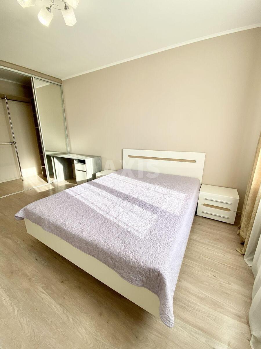 1k apartment vul. Petra Kalnyshevs'kogo 144