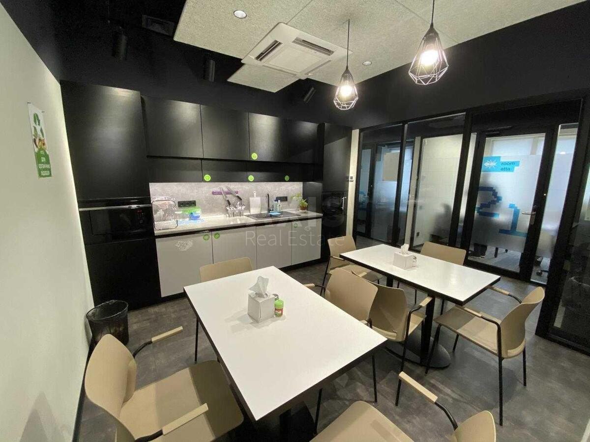 Office vul. Malevycha Kazymyra 86, 370m27