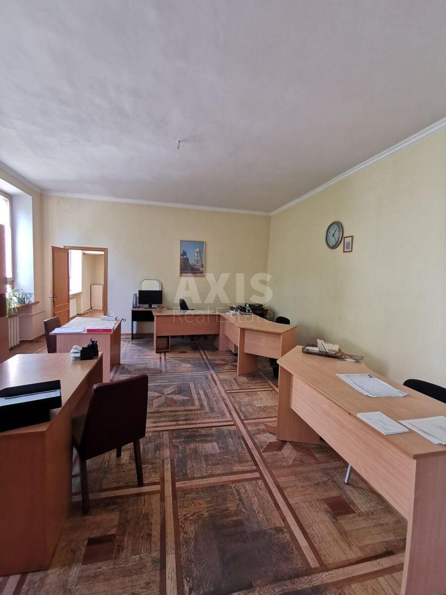 Офис ул. Довженко 1, 150м210