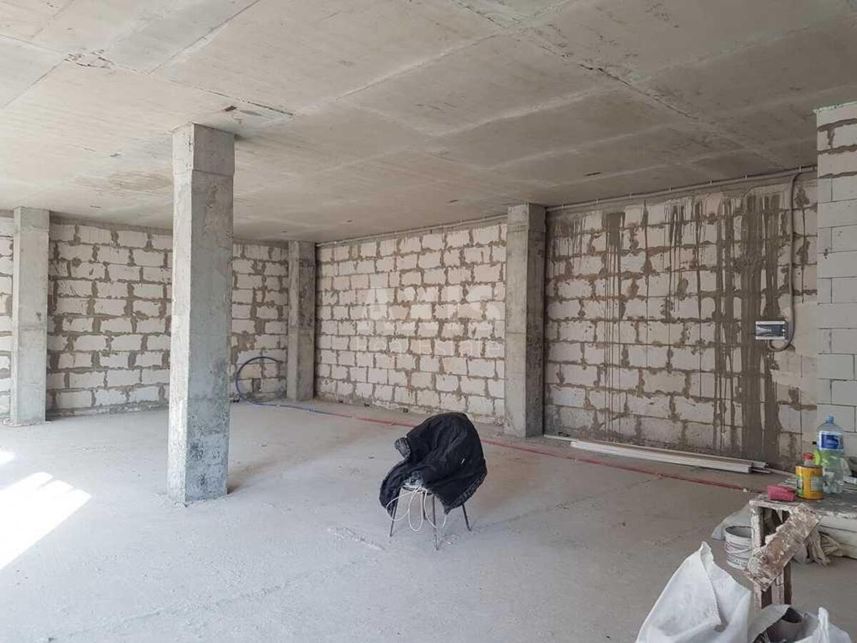Trade object vul. Dragomanova 21, 136m26