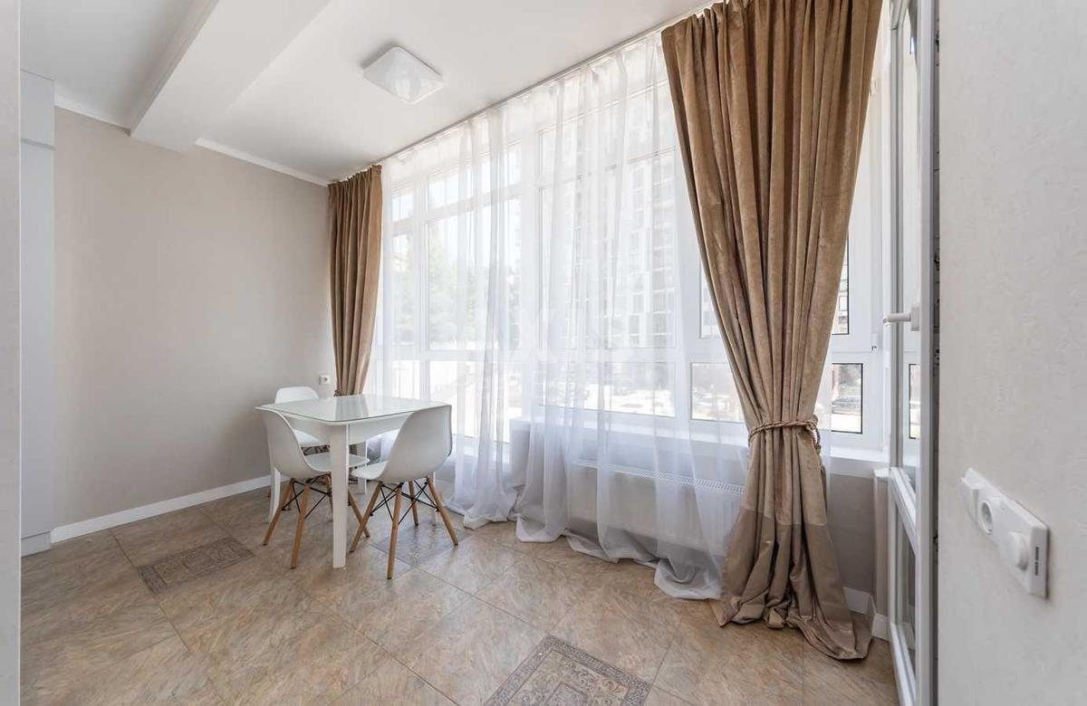 2k apartment vul. Glybochyc'ka 132