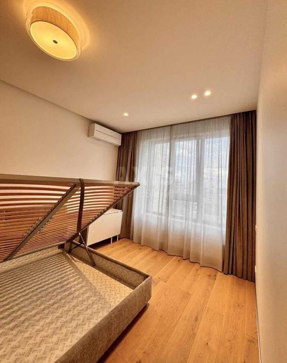2k apartment vul. Barbjusa Anri 28А4