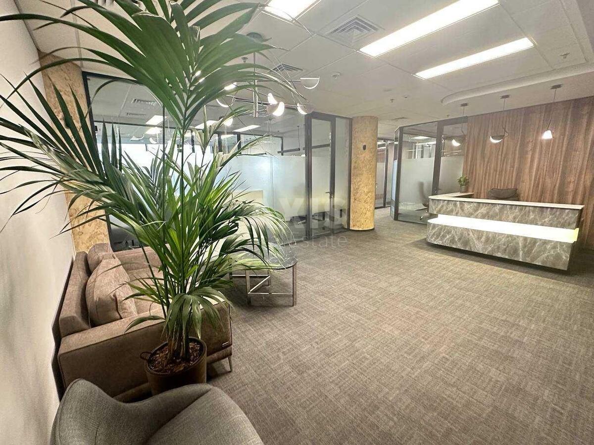 Office vul. Strutyns'kogo Sergija 13/15, 372m20