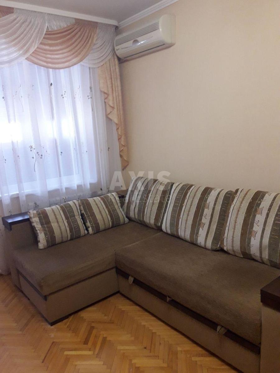 2k apartment vul. Revuc'kogo 4В2