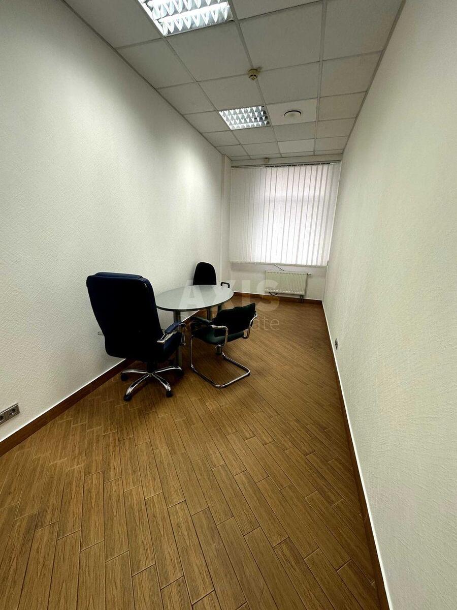 Office vul. Dmytrivs'ka 44А, 152m27