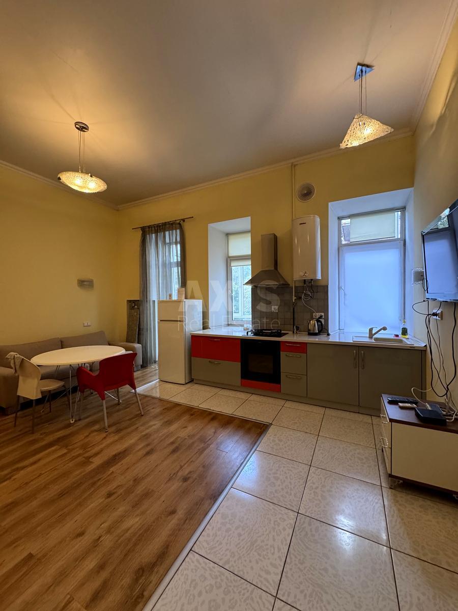 1k apartment vul. Saksagans'kogo 22615384