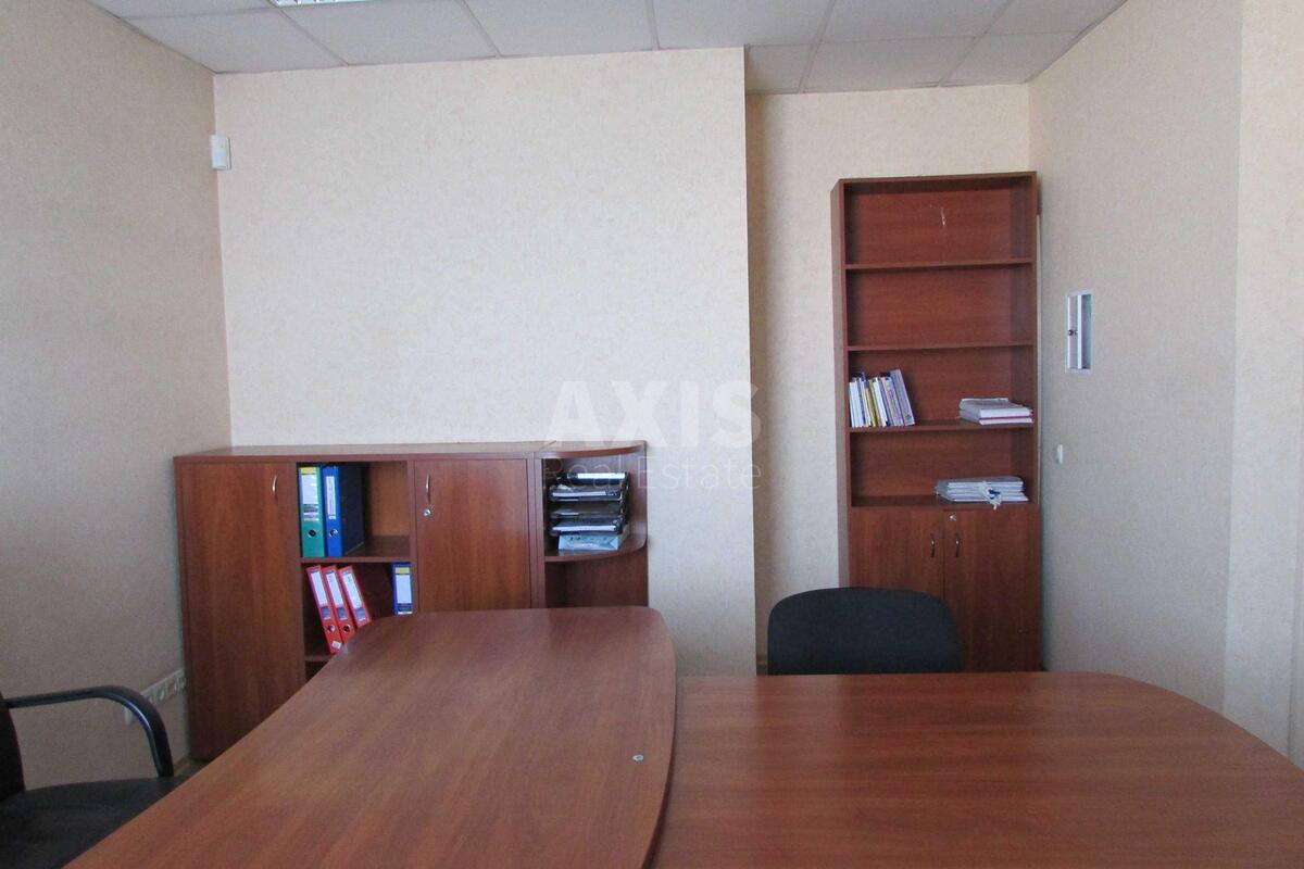Office pr-t Bazhana Mykoly 14, 58m20