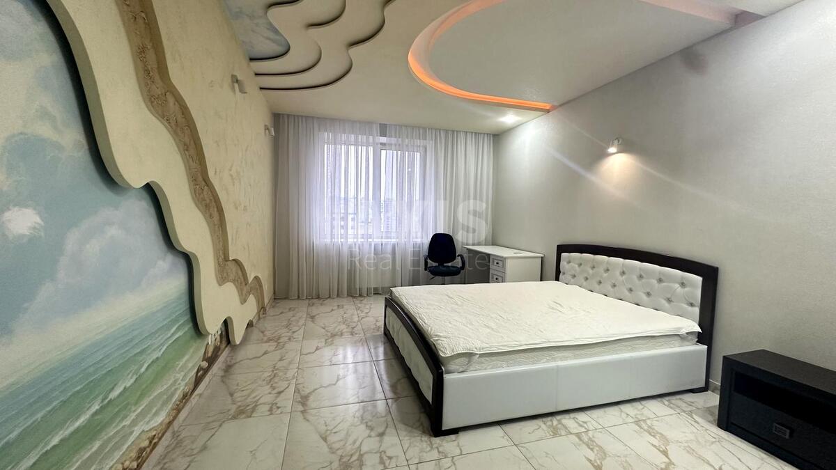 4k apartment vul. Yulia Zdanovska 52/36263715